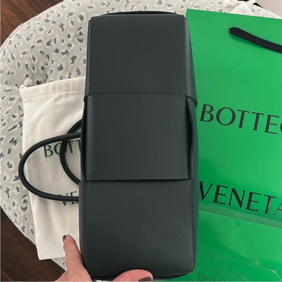 Bottega Veneta Arco Small Tote - Picture 16 of 16